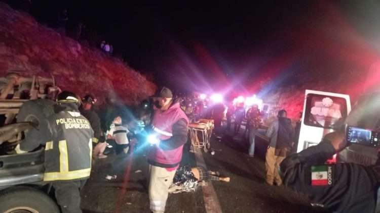 Accidente de tránisto en México en el que perdieron la vida varios migrantes latinoamericanos, entre ellos cubanos. Foto: Televisa / Twitter.