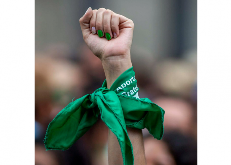 El pañuelo verde simboliza la lucha por la legalización del aborto, fundamentalmente en América Latina pero se ha convertido en un símbolo mundial. Cuba cuenta con más de 50 años de práctica legal, gratuita e institucionalizada del aborto. Foto: Nurphoto