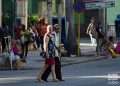 Personas en La Habana a pocos días de efectuarse el referendo sobre el Código de las Familias. Foto: Otmaro Rodríguez.