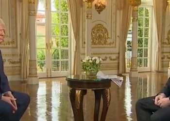 Trump y el presentador de Fox News, Sean Hannity, en Mar-a-Lago. Foto: Fox News.