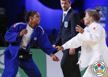 Melisa Hurtado (i) ganó el oro en el Abierto de Judo celebrado en Austria. Foto: archivo/judoinside.com.