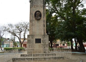 Monumento a José Joaquín Palma en Bayamo. Foto: Trip Advisor.
