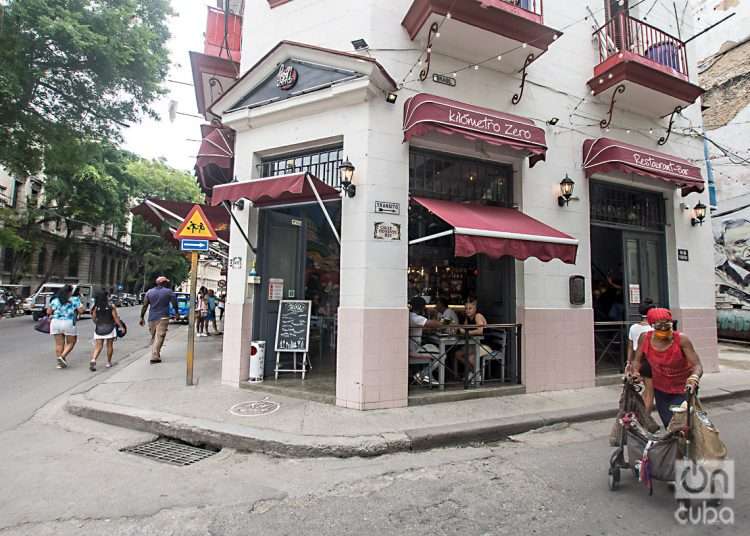 Restaurantes privados en la Habana Vieja. Foto: Otmaro Rodríguez/OnCuba/Archivo.