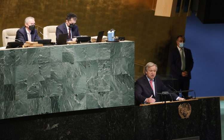 Antonio Guterres durante la apertura del 77 período de sesiones de la Asamblea de la ONU. Foto: JASON SZENES/EFE/EPA.