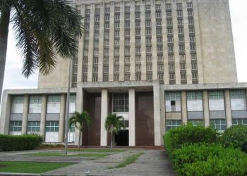 La Biblioteca Nacional de Cuba. Foto: Pinterest.