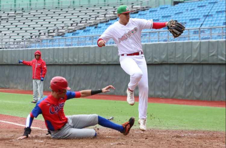 Momento del partido entre Cuba y México en el Mundial sub-23 de béisbol. Foto: wbsc.org