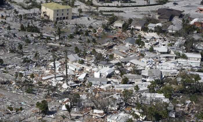 Impactos de Ian en en Fort Myers, Florida. Foto: Wilfredo Lee/AP.