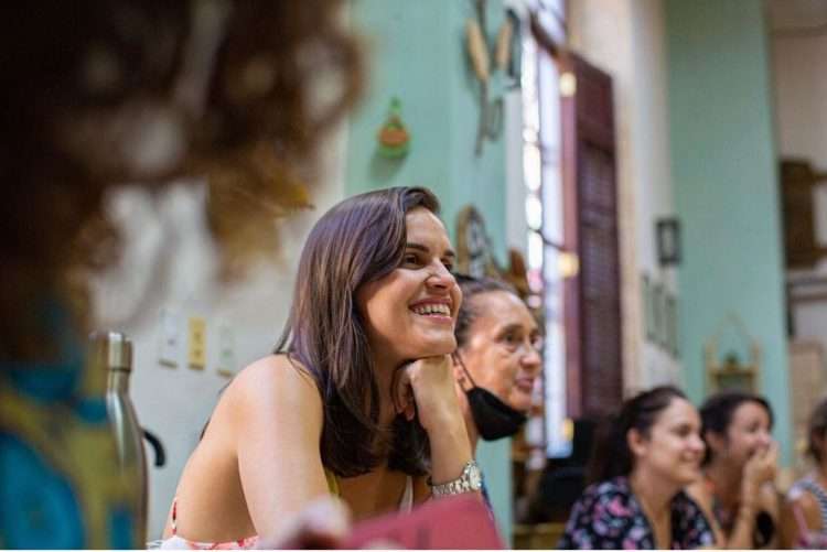 Sixela Ametller durante el primer evento presencial de su podcast “Empoderadas” en La Habana, Cuba. Foto: Claudio Peláez Sordo.