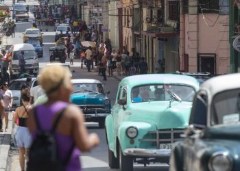 Fotografía de una de las calles del centro, este viernes 30 de septiembre en La Habana. Foto: Yander Zamora/Efe.