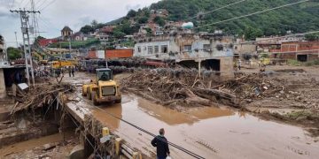 Daños causados por un deslave en localidad venezolana de Las Tejerías. Foto: ACN.