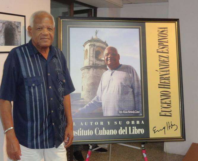 El reconocido dramaturgo cubano Eugenio Hernández Espinosa, fallecido el 14 de octubre de 2022. Foto: Biblioteca Rubén Martínez Villena / Facebook.
