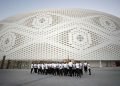 Vista exterior del Estadio Al Thumama, diseñado por el estudio Fenwick Iribarren Architects, una de las sedes del Mundial de fútbol Qatar 2022. Foto: Alberto Estévez / EFE.