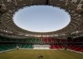 Vista del interior del Estadio Al Thumama, diseñado por el estudio Fenwick Iribarren Architects, una de las sedes del Mundial de fútbol Qatar 2022. Foto: Alberto Estévez / EFE.