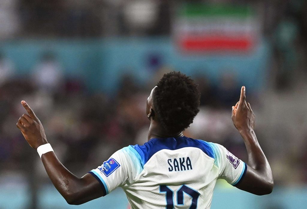 Bukayo Saka Inglaterra celebra al marcar el 4-0 durante el tope con Irán en el Estadio Internacional Khalifa, Doha, Qatar, 21 noviembre de 2022. Foto EFE EPA Neil Hall
