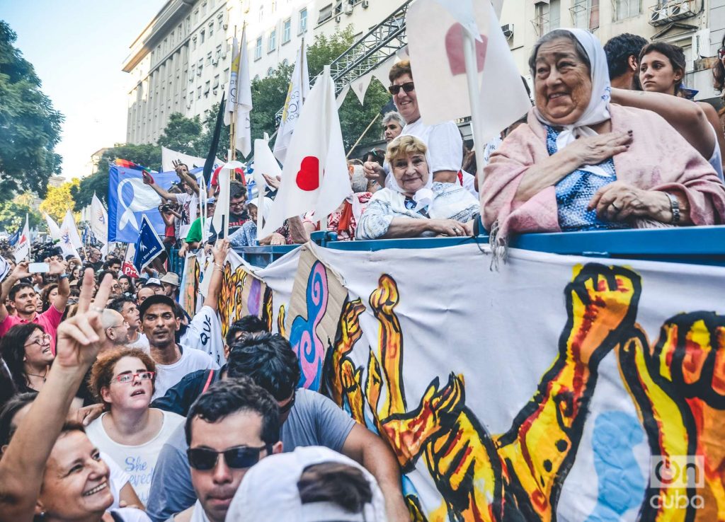 En una marcha de 24 de marzo: Día Nacional de la Memoria por la Verdad y la Justicia en Argentina, 2019. Foto: Kaloian.