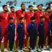 Jugadores de Irán en silencio mientras se escucha su himno nacional antes del partido contra Inglaterra en el Estadio Internacional Khalifa, en Doha, Qatar, 21 de noviembre de 2022. Foto: EFE/EPA/Neil Hall.