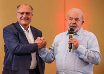El vicepresidente electo de Brasil, Geraldo Alckmin, y Lula. Foto: Bloomberg.