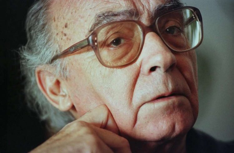 Saramago sigue muy vivo también en las librerías y se acaban de publicar ediciones completas de sus obras, con diseño propio, en muchos países. Foto: Armando Franca/AP