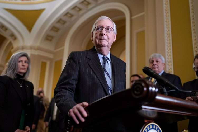 El senador McConnell comenta su reelección de líder de la minoría en el senado.| Foto:  J. Scott Applewhite / AP