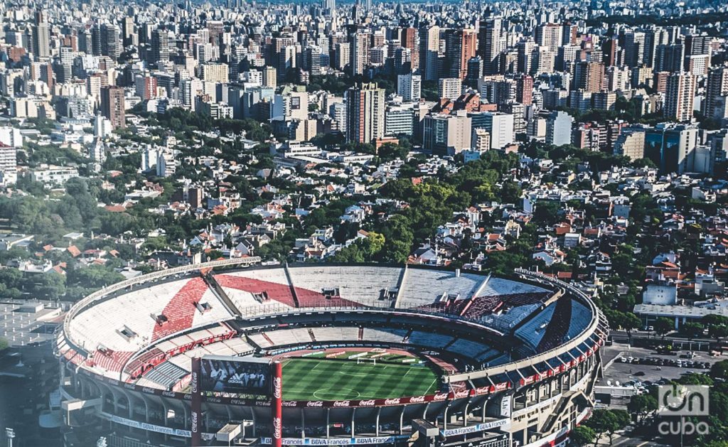 Aerial view of the Monument, in Buenos Aires.  It was the only stadium visited by Jorge Luis Borges.