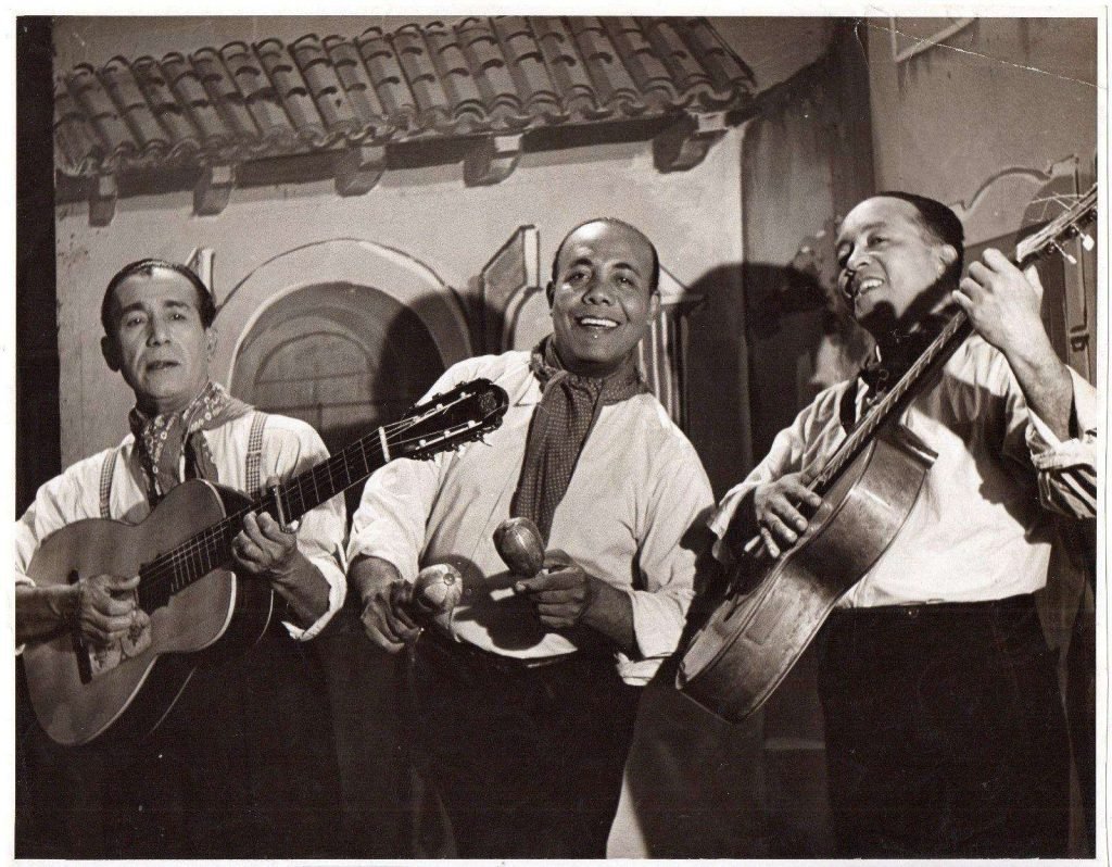 Miguel Matamoros (izq), junto a su célebre trío. Foto: Vintage Music / Archivo.