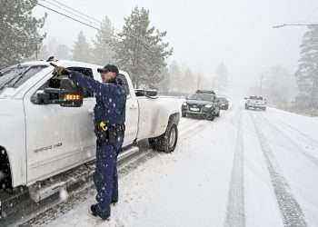 Las tormentas de nieve y el mal tiempo azotan a Estados Unidos. Foto: Will Lester/The Orange County Register.