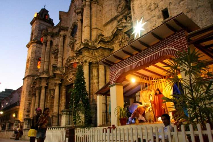 Representación del nacimiento de Jesús en la catedral de La Habana. Foto: tomada de VenaCuba.