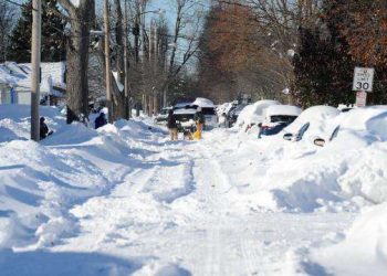 Una poderosa tormenta provoca fuertes nevadas y otras condiciones climáticas extremas en EE. UU. y partes de Canadá. Foto: BBC.