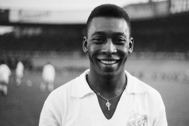 Pelé, con el uniforme del Santos, en 1961. Foto: Afp via Getty Images.
