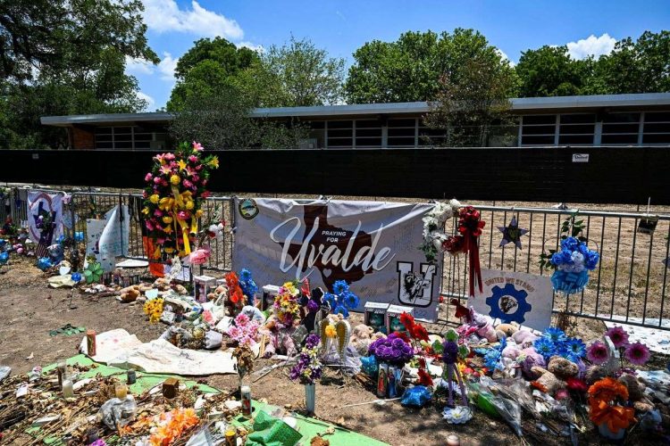 La masacre de la Escuela Primaria Robb de Uvalde, Texas el 24 de mayo de 2022, con un saldo de 21 personas muertas y 17 heridas. Foto: LAT.