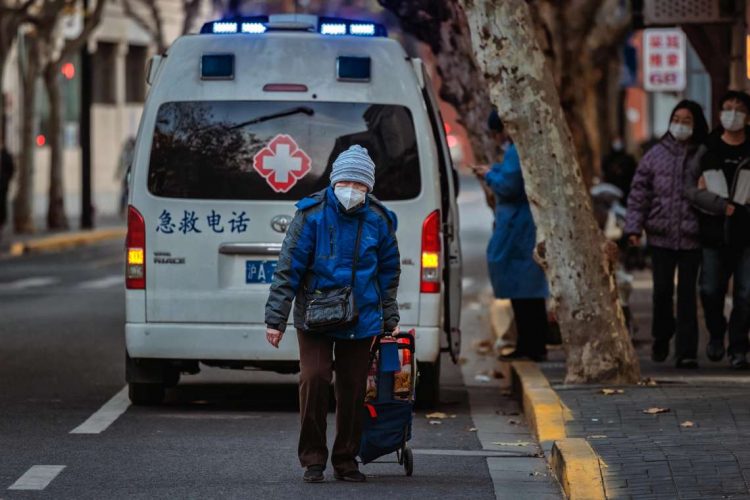 Una calle de Shanghái. Foto: ALEX PLAVEVSKI/EFE/EPA.