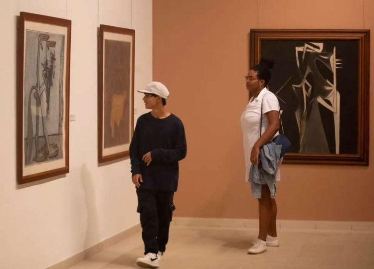 Bajo el nombre "Wilfredo Lam indivisible”, la muestra fue inaugurada este viernes y se extenderá hasta el 26 de febrero en el Museo Nacional de Bellas Artes. Foto: EFE.