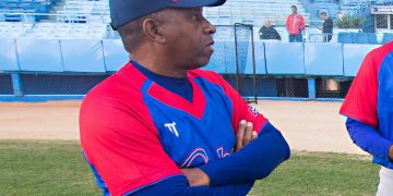 El estelar ex campo corto Germán Mesa, miembro del cuerpo de dirección del equipo Cuba al V Clásico Mundial de Béisbol, y jefe técnico de la preparación del conjunto de peloteros convocados. Foto: Otmaro Rodríguez.