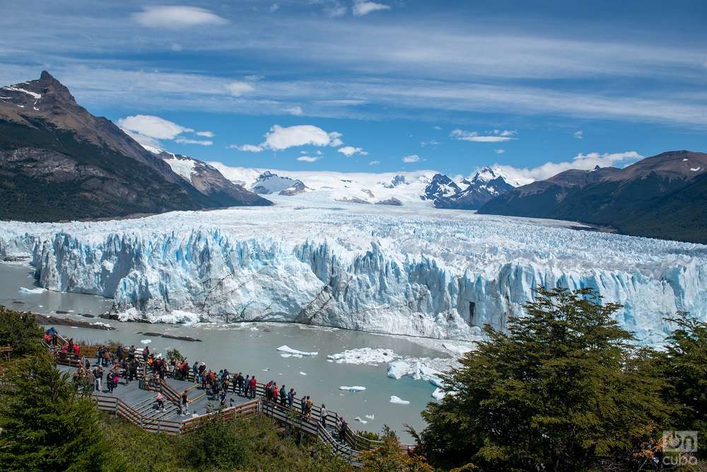 Walkways a few meters from the Perito Moreno Glacier.  Photo: Kaloian.