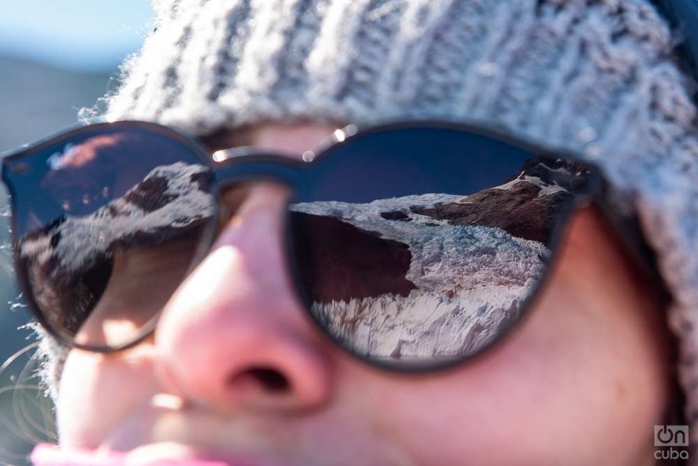 Reflejo del glaciar Spegazzini en los anteojos de una turista. Foto: Kaloian.
