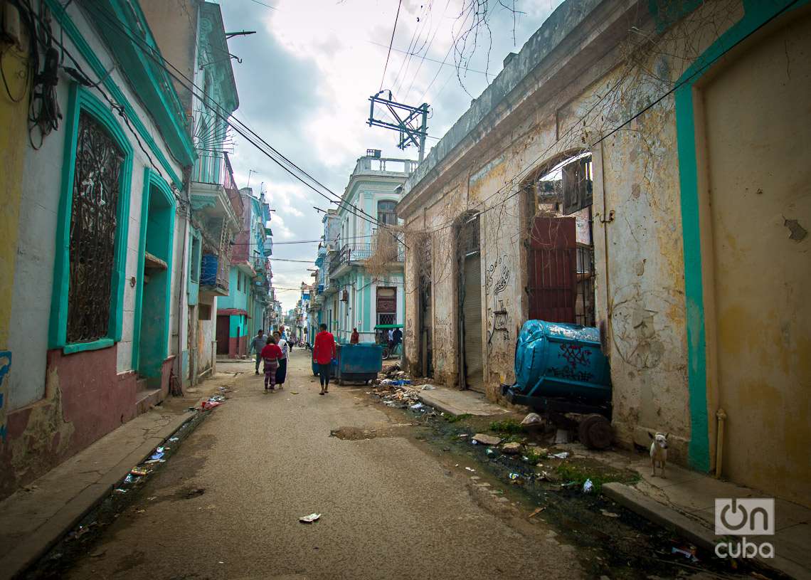 Calle Revillagigedo, una de las principales arterias del barrio de Jesús María. Foto: Otmaro Rodríguez.