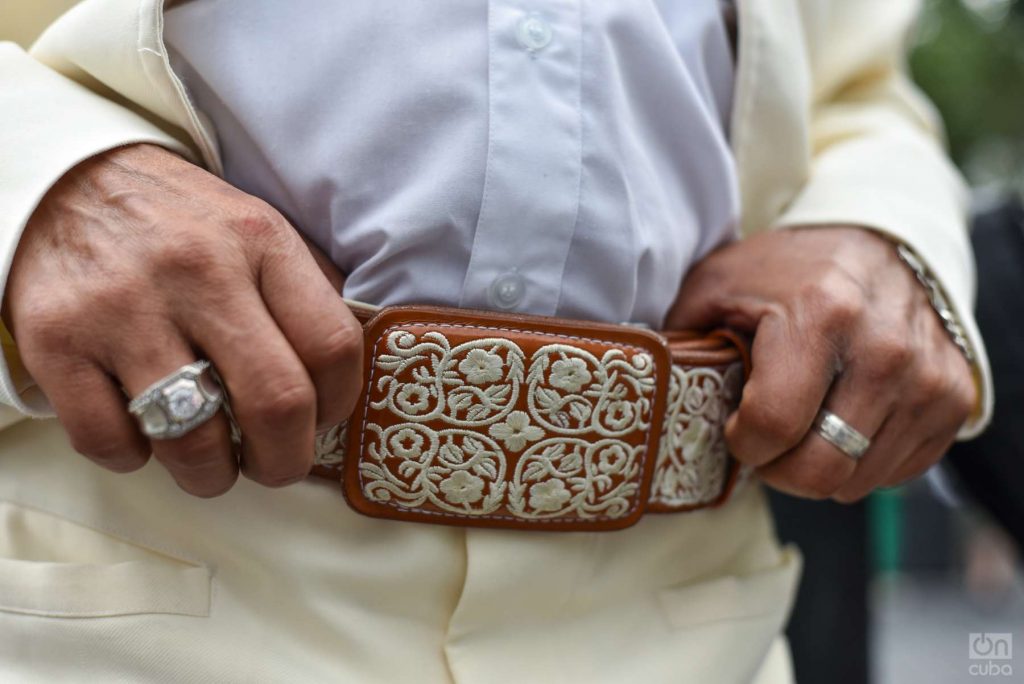 Cada parte de la indumentaria de los mariachis tiene detalles particulares. Foto: Kaloian.