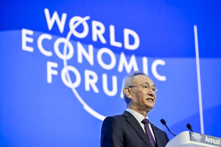 El viceprimer ministro chino Liu He en Davos. Foto: GIAN EHRENZELLER/EFE/EPA.