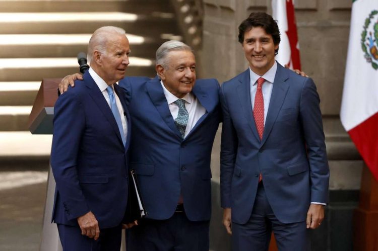 Los tres líderes de Norteamérica reunidos en Ciudad México.  Foto: Pool a través de AP.