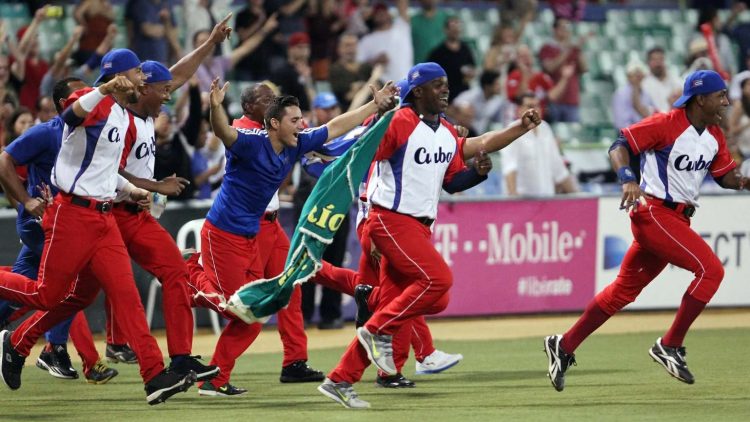 Cuba logró su último título en Series del Caribe en el 2015, cuando los Vegueros de Pinar del Río se agenciaron el éxito. Foto: Ricardo Arduengo/AP/USA Today.