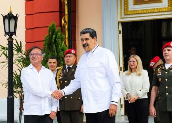“Tuvimos una reunión amplia y muy fructífera”, escribió Maduro en su cuenta de Twitter tras el encuentro, lo cual fue republicado por Petro. Foto: de cuenta en Facebook de Nicolás Maduro.
