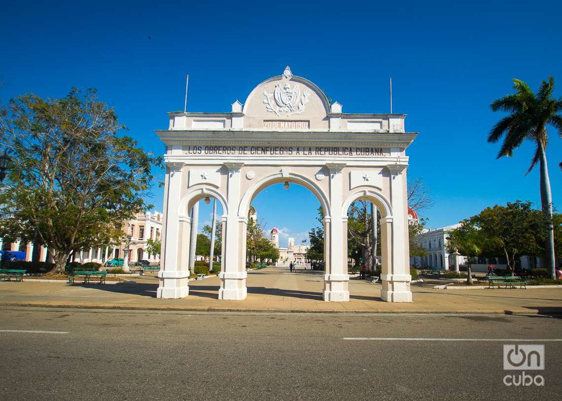 Arco de Triunfo del Parque Martí, en Cienfuegos. Foto: Otmaro Rodríguez.