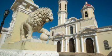 Catedral de la Purísima Concepción, en Cienfuegos. Foto: Otmaro Rodríguez.