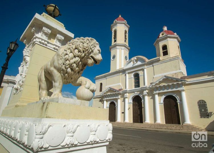 Catedral de la Purísima Concepción, en Cienfuegos. Foto: Otmaro Rodríguez.