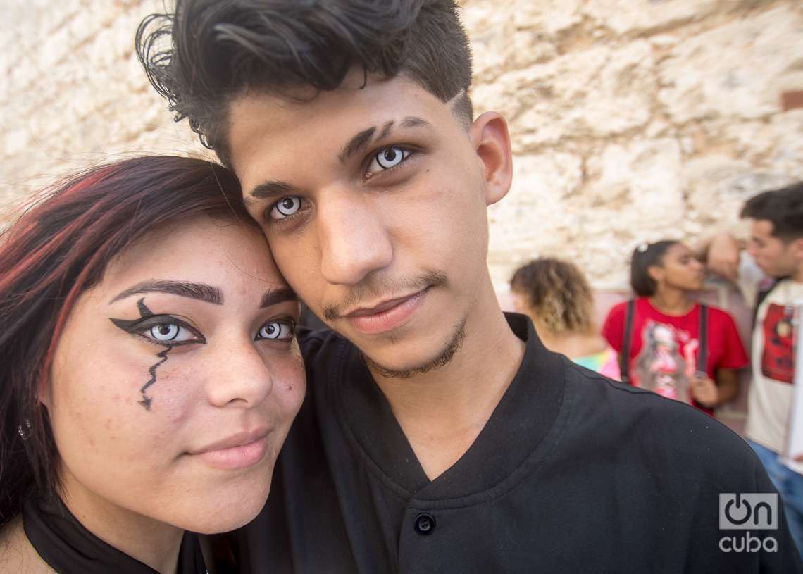 Young Cuban cosplayers at the La Cabaña fortress, during the 2023 Havana International Book Fair. Photo: Otmaro Rodríguez.