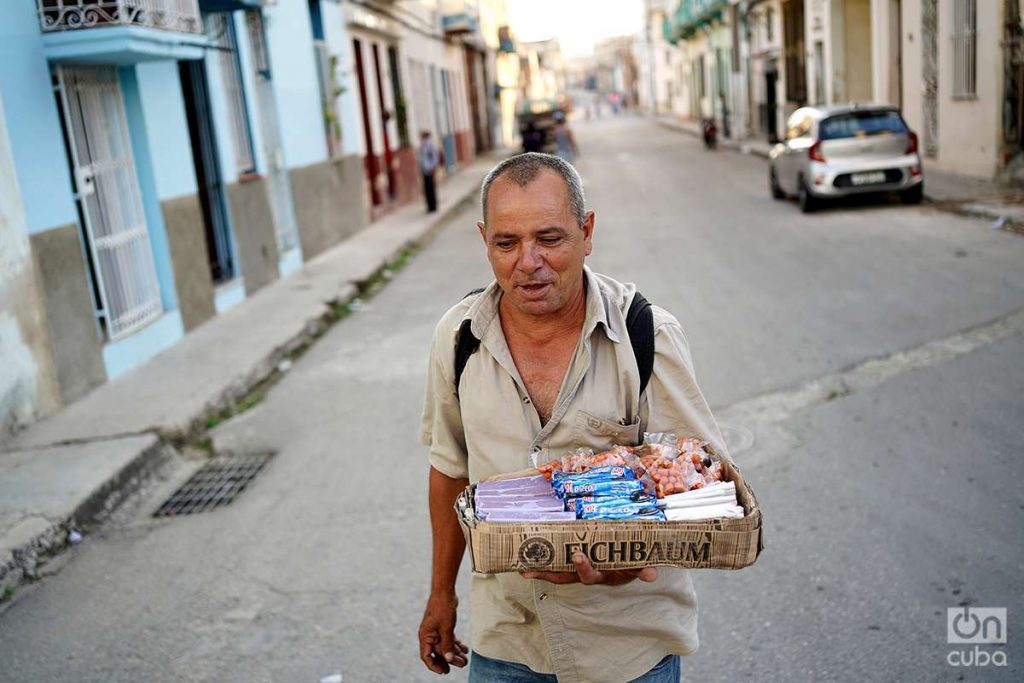 Vendedor de maní. Foto: Alejandro Ernesto.