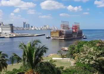 Llegada a La Habana de una nueva central flotante para la generación de energía eléctrica, el 1 de febrero de 2023. Foto: Maikel José Rodríguez Calviño.