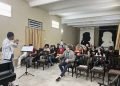 Faust (sentado al centro) también ha ofrecido clases magistrales en el Lyceum Mozartiano de La Habana. Foto: perfil en Facebook de Niurka González.