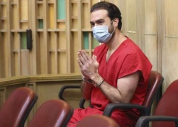 El actor mexicano Pablo Lyle momentos antes del comienzo de la audiencia de sentencia. | Foto: AP
