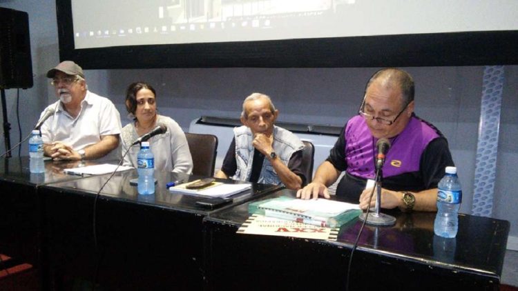 Imagen de archivo de una sesión del Taller Nacional de Crítica Cinematográfica, en Camagüey. Foto: Blog Cine Cubano, la Pupila Insomne / Archivo.